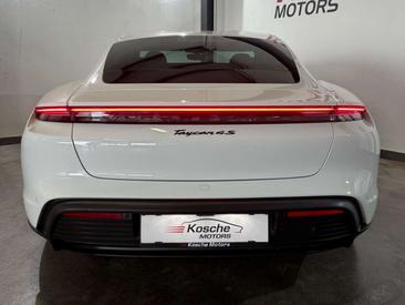 Porsche Taycan Turbo — photo 4