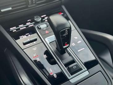Porsche Cayenne III — photo 19