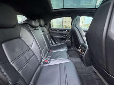 Porsche Cayenne III — photo 25