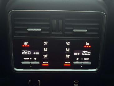 Porsche Cayenne III — photo 26