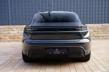 Porsche Macan I 4 Electric — photo 7