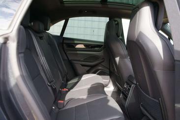 Porsche Macan I 4 Electric — photo 11