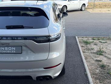 Porsche Cayenne III — photo 9