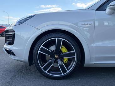 Porsche Cayenne III — photo 11