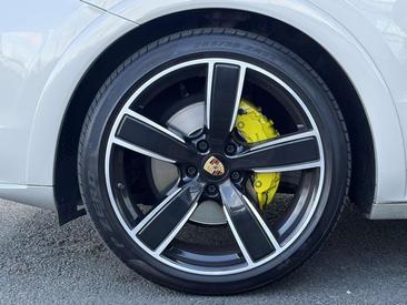 Porsche Cayenne III — photo 12