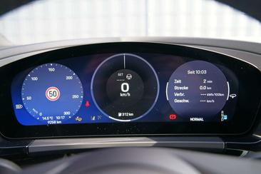 Porsche Macan I 4 Electric — photo 18