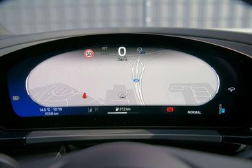 Porsche Macan I 4 Electric — photo 21