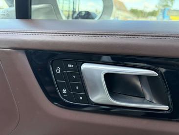 Porsche Cayenne III — photo 24