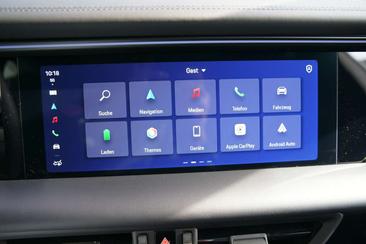 Porsche Macan I 4 Electric — photo 22