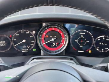 Porsche 911 Carrera 4 GTS — photo 11