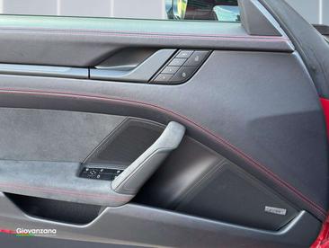 Porsche 911 Carrera 4 GTS — photo 12