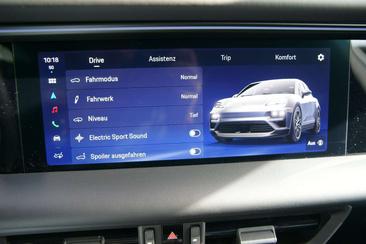 Porsche Macan I 4 Electric — photo 24