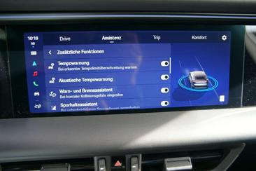 Porsche Macan I 4 Electric — photo 26