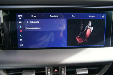 Porsche Macan I 4 Electric — photo 29