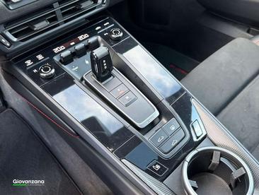 Porsche 911 Carrera 4 GTS — photo 17