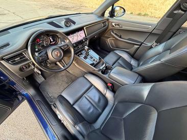 Porsche Macan — photo 11