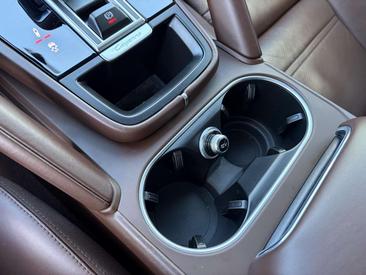 Porsche Cayenne III — photo 49