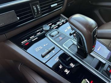 Porsche Cayenne III — photo 50