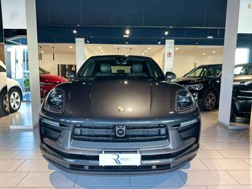 Porsche Macan — photo 6