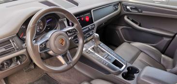 Porsche Macan — photo 7