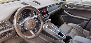 Porsche Macan — photo 8