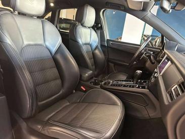 Porsche Macan — photo 8