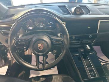 Porsche Macan — photo 21