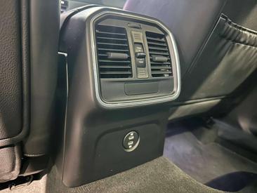 Porsche Macan — photo 24