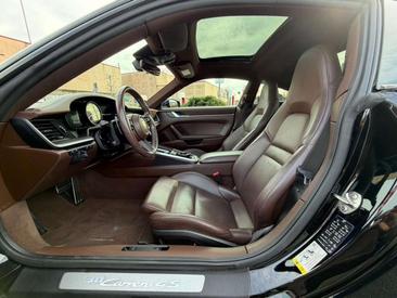 Porsche 911 Carrera 4S — photo 12