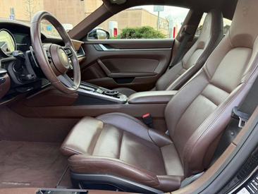 Porsche 911 Carrera 4S — photo 13