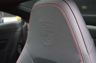 Porsche 911 Cabriolet Carrera 4S — photo 11
