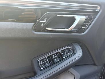 Porsche Macan I S — photo 8
