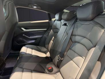 Porsche Taycan Turbo — photo 11