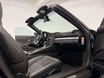 Porsche 718 Cabriolet Boxster — photo 11