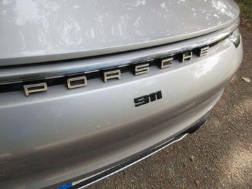 Porsche 911 Carrera 4S — photo 13
