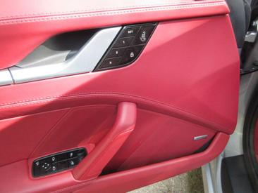 Porsche 911 Carrera 4S — photo 14