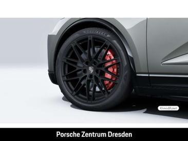 Porsche Macan I GTS Electric — photo 10