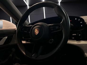 Porsche Taycan Turbo — photo 15