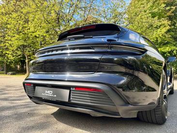 Porsche Taycan — photo 10