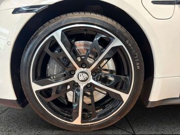 Porsche Taycan Turbo — photo 22