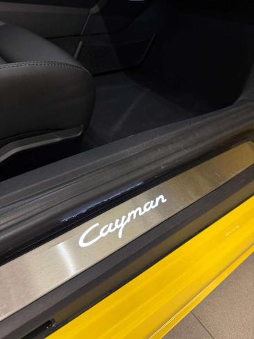 Porsche 718 Cayman — photo 10