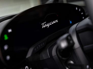 Porsche Taycan — photo 13