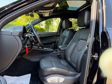 Porsche Macan — photo 9