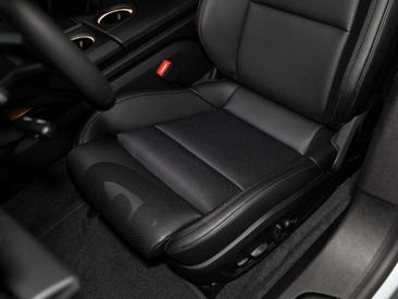 Porsche Taycan — photo 16