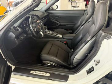 Porsche 718 Cabriolet Boxster — photo 11