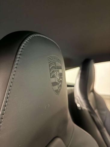 Porsche 718 Cayman — photo 14
