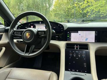 Porsche Taycan — photo 19
