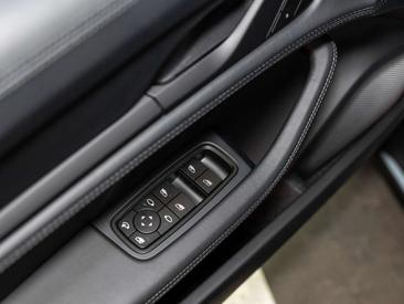 Porsche Taycan — photo 20