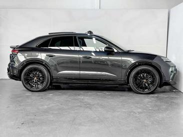 Porsche Macan I Electric — photo 3