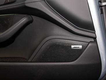 Porsche Taycan — photo 22
